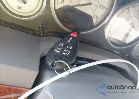 2008 Chrysler Town & Country Touring from USA, damaged, VIN 2A8HR54P78R655974